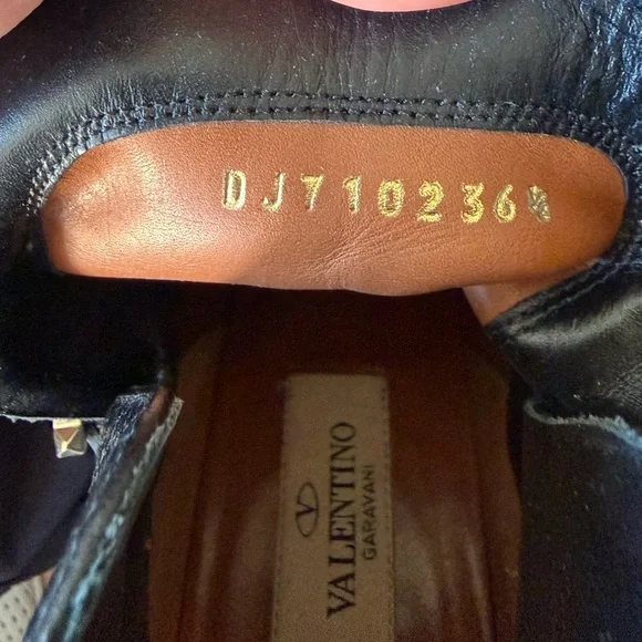 Valentino Garavani Black Grained Leather Rockstud Block Heel Ankle Boot - Picture 8 of 15